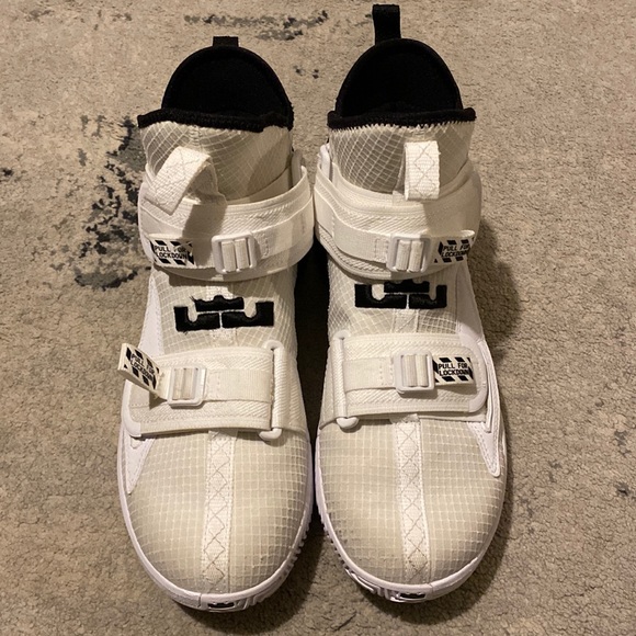 LeBron Soldier 13 SFG “White Black”